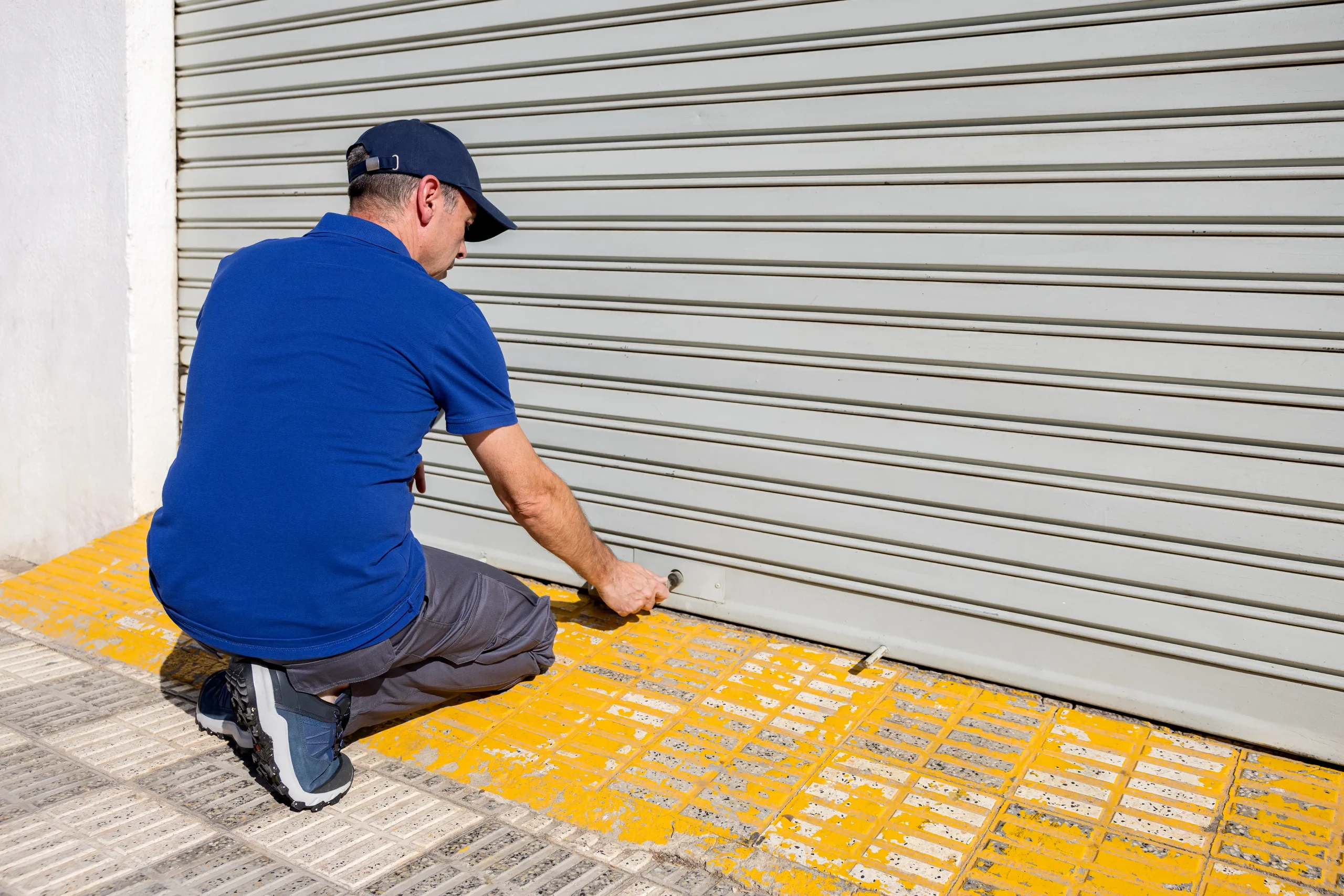Tecnico del fabbro Milano Urgente al lavoro